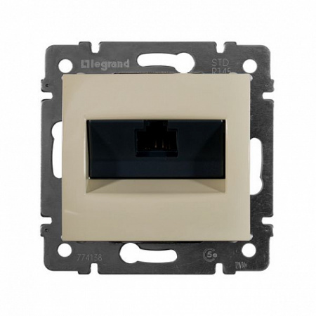 Розетка компьютерная RJ45 UTP Кат.5e на винтах Слоновая кость. Legrand. Valena